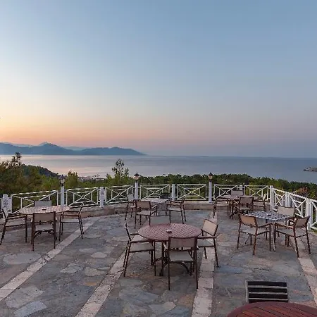 Отель Alinn Boutique (adults Only) 4*